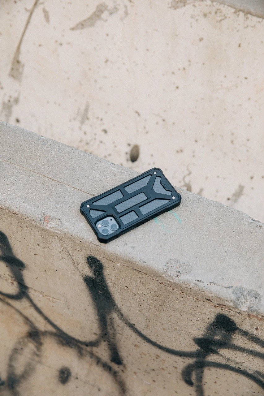 UAG Monarch Series iPhone 11 Series Case - Image 5