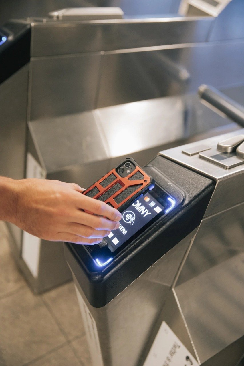 UAG Monarch Series iPhone 11 Series Case - Image 16